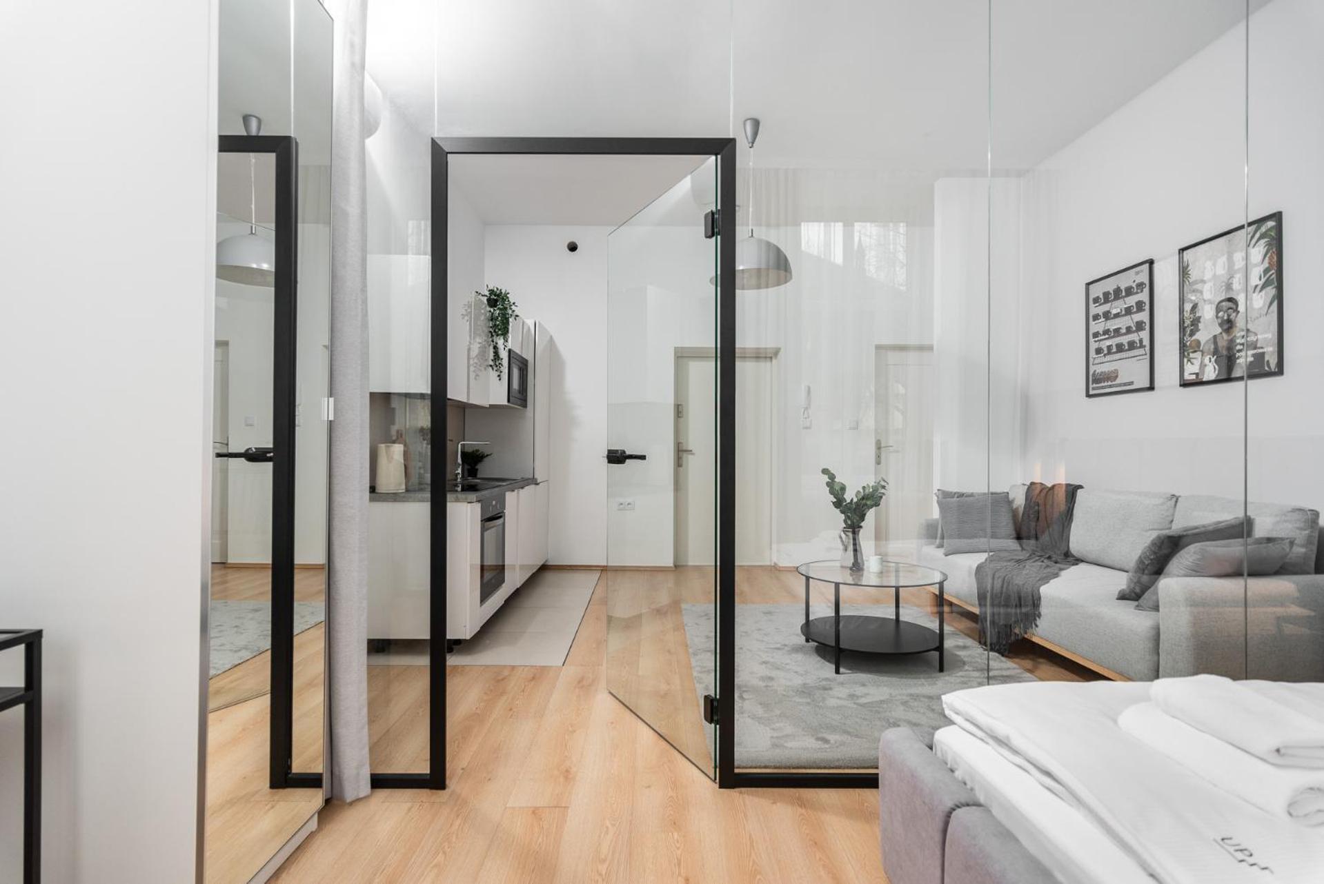 Modern Centrally Located Apartments - By Upstairs Kraków Eksteriør billede