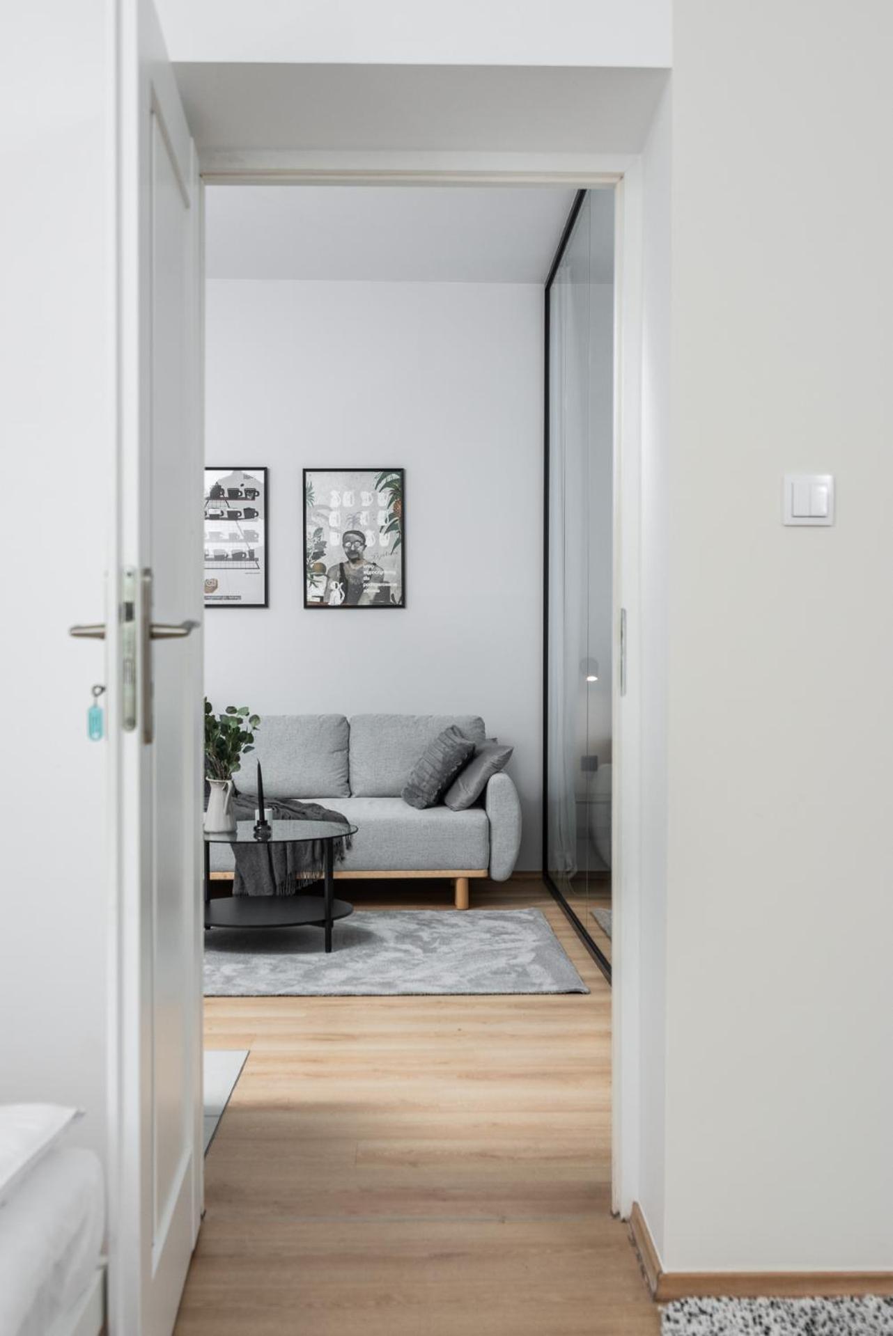 Modern Centrally Located Apartments - By Upstairs Kraków Eksteriør billede